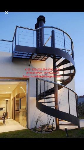 cầu thang xương sắt xoắn ốc cho nhà phố