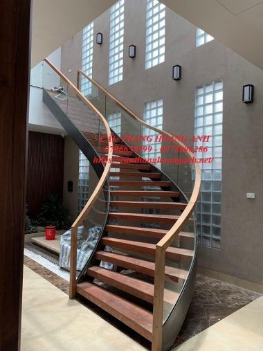 Cầu thang xương cá cho nhà phố dạng xoắn ốc
