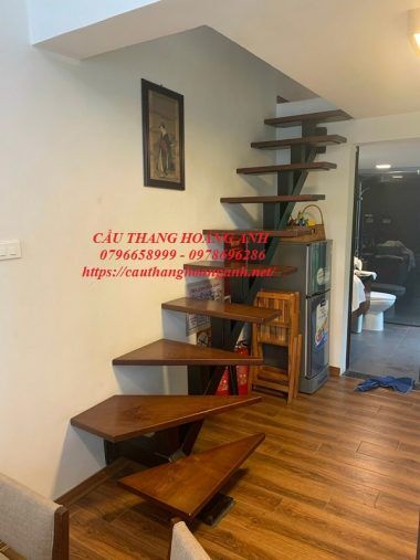 Cầu thang xương sắt hộp 100x 100 x 2mm sơn tĩnh điện