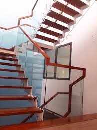 cầu thang xương cá lên gác lửng