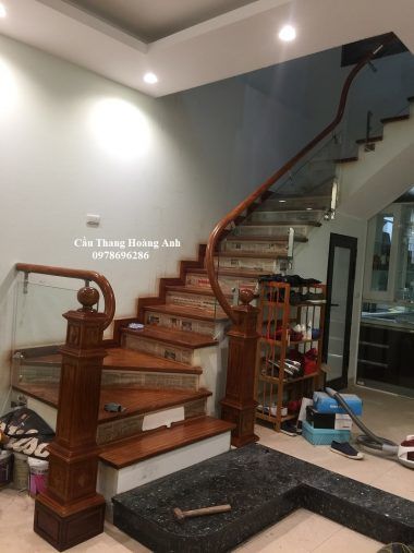 báo giá cầu thang tay vịn nhựa