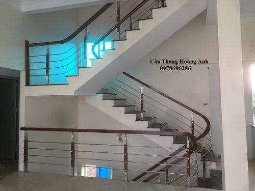 Cầu thang inox tay vịn gỗ giá bao nhiêu