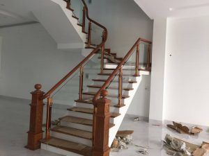 cầu thang kính cường lực hải long