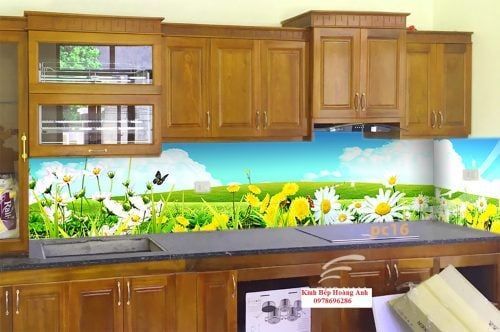 Kính 3D ốp bếp tạo nên nét tươi mới