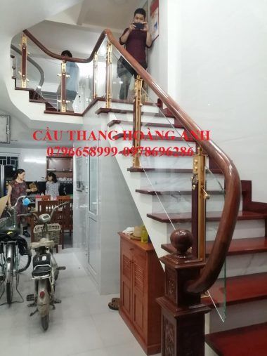 cầu thang kính chân nhôm hợp kim 7