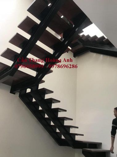 Cầu thang xương cá sử dụng sắt i