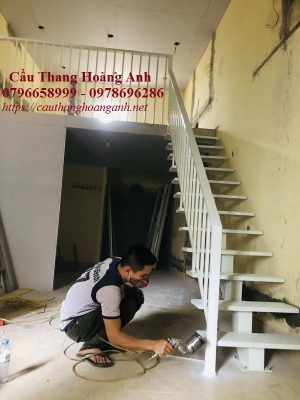 Cầu thang xương cá đơn lên gac xép